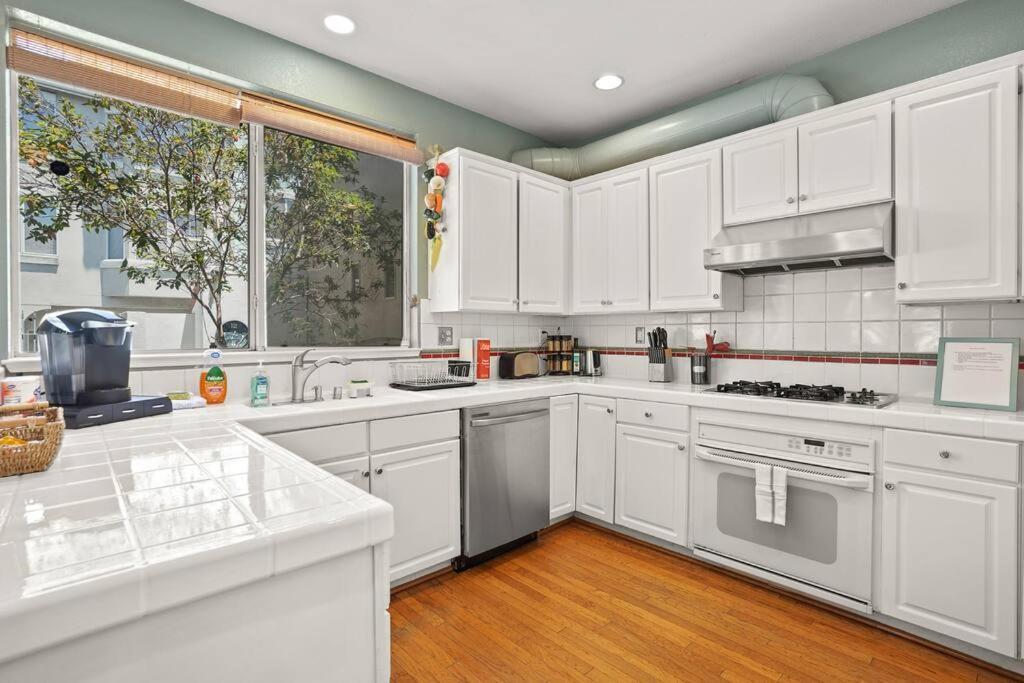 Beautiful Spacious House 2Br / 4Br In Silver Terrace 旧金山 外观 照片